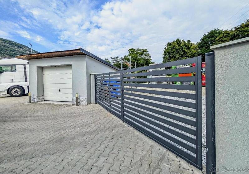 WhatsApp Image 2025-12-10 at 18.49.42 (21).jpeg